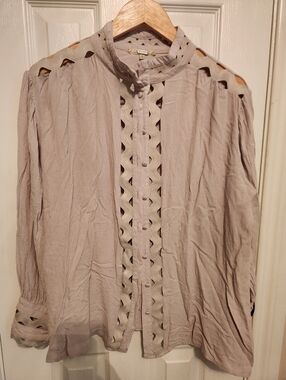 Gimmicks Button-down Blouse With Detailed Lace Paneling Size Large Light Gray